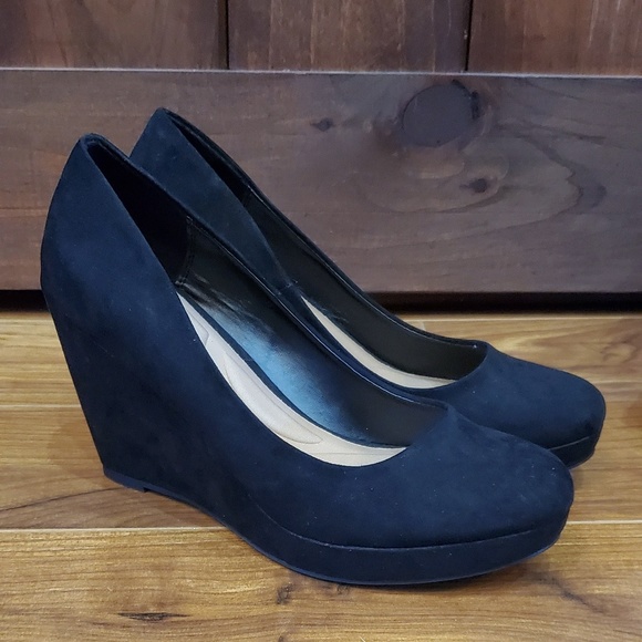Apt. 9 Shoes - Kensington Apt 9 Black Suede Wedge Size 7.5